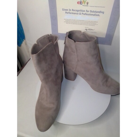 Old Navy Tan Faux Suede Ankle Block Heel Round Toe Boots Women’s Size 8 preowned - Picture 3 of 6